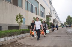 國慶中秋  員工“有?！? /></div>
			<div   id=